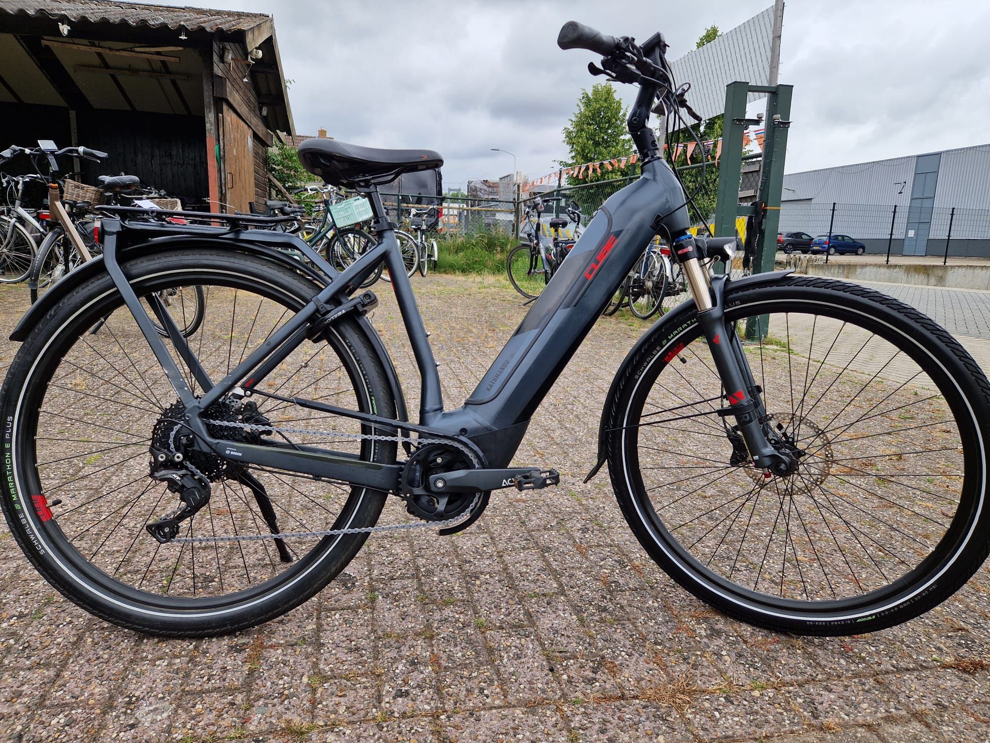 Cube Kathmandu Hybrid 625 — tweedehands e-bike